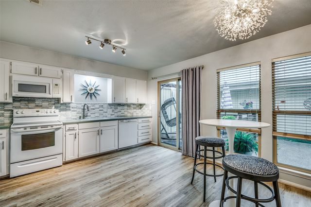 3010 Shady Knoll Lane, Bedford, TX 76021