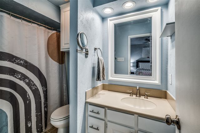 3010 Shady Knoll Lane, Bedford, TX 76021