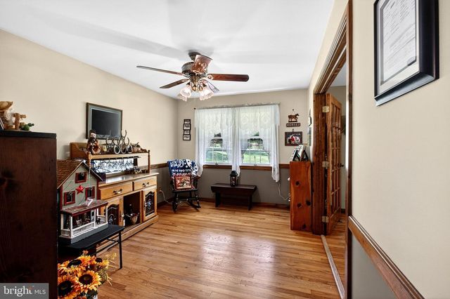 115 FAIRVIEW DR, Branchburg, NJ 08853