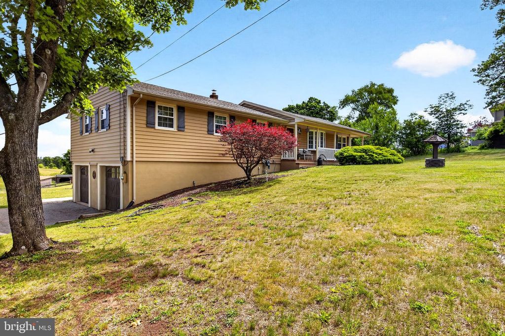 115 FAIRVIEW DR, Branchburg, NJ 08853