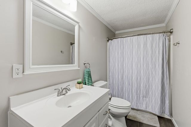 1412 Clubhouse Ct., Andover, KS 67002