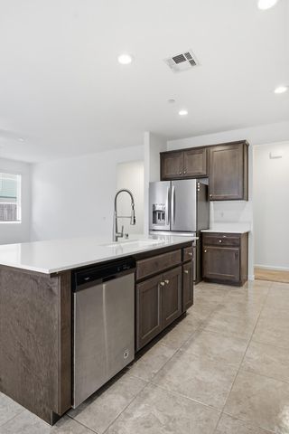 2914 S Clark Street, Visalia, CA 93292