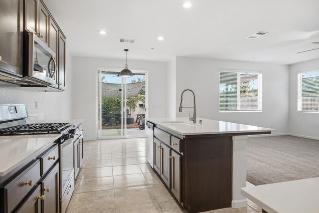 2914 S Clark Street, Visalia, CA 93292