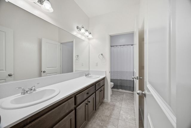 2914 S Clark Street, Visalia, CA 93292