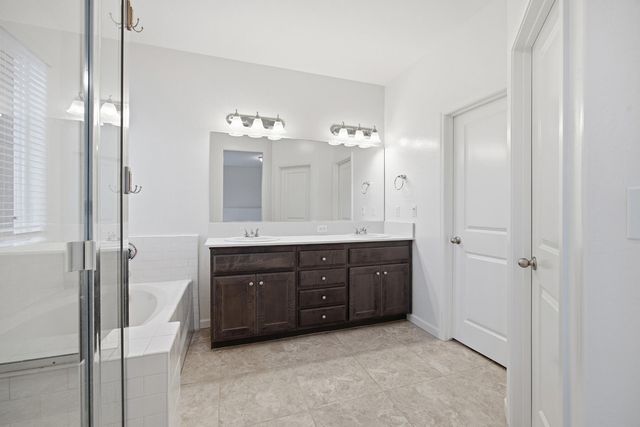 2914 S Clark Street, Visalia, CA 93292