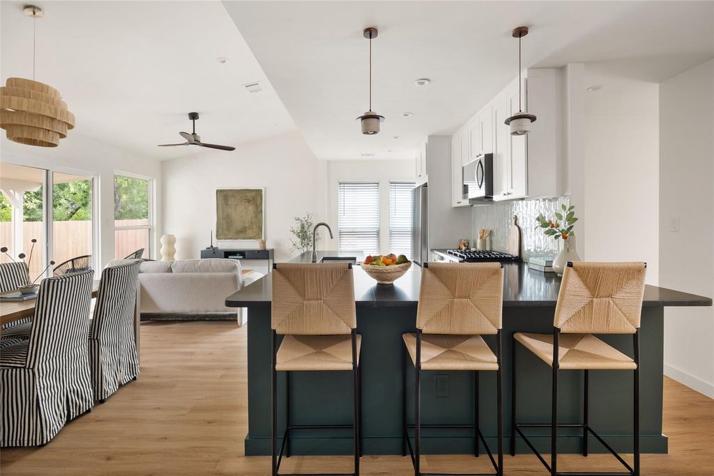 4807 Pewter LN, Austin, TX 78744