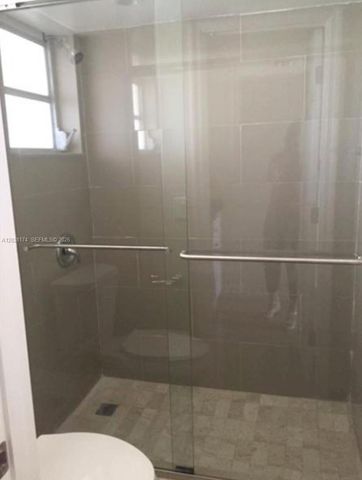 8810 Fontainebleau Boulevard 303, Miami, FL 33172