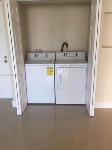 8810 Fontainebleau Boulevard 303, Miami, FL 33172