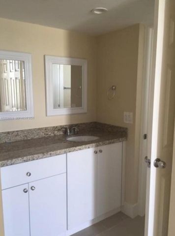 8810 Fontainebleau Boulevard 303, Miami, FL 33172