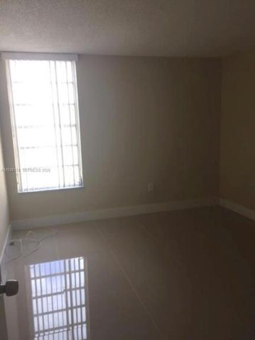 8810 Fontainebleau Boulevard 303, Miami, FL 33172