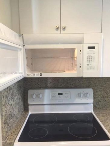 8810 Fontainebleau Boulevard 303, Miami, FL 33172
