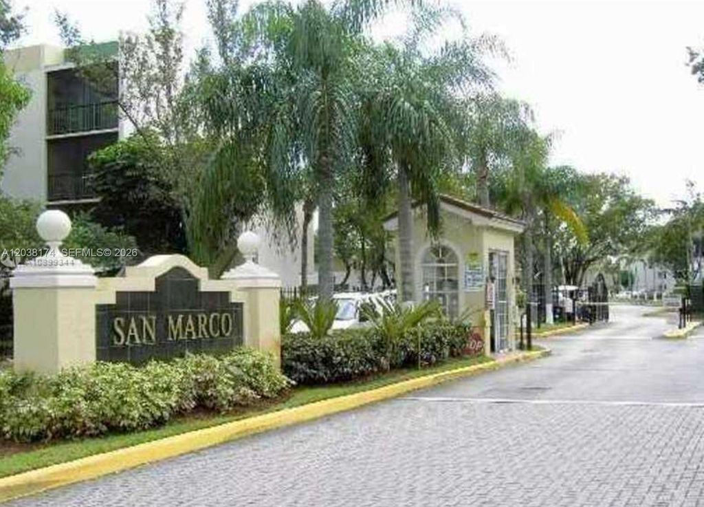 8810 Fontainebleau Boulevard 303, Miami, FL 33172