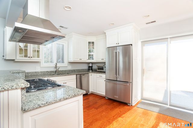 310 Lansdowne Road 310, Westport, CT 06880