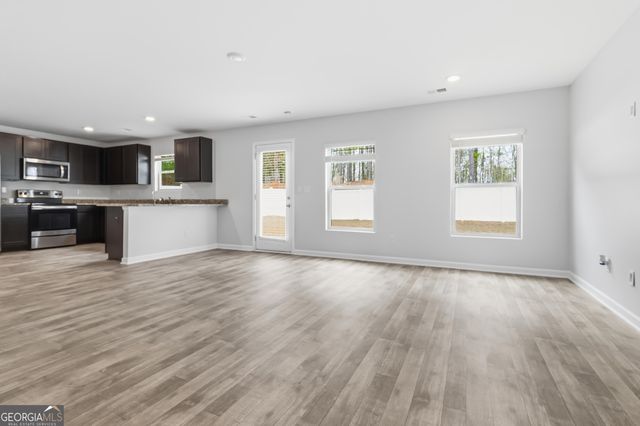 490 Caledon Way, Hampton, GA 30228