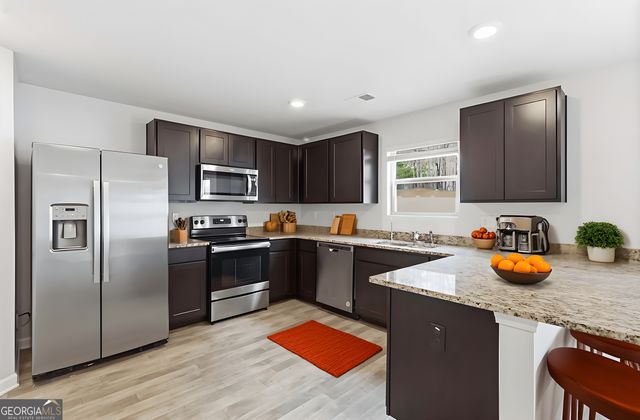 490 Caledon Way, Hampton, GA 30228