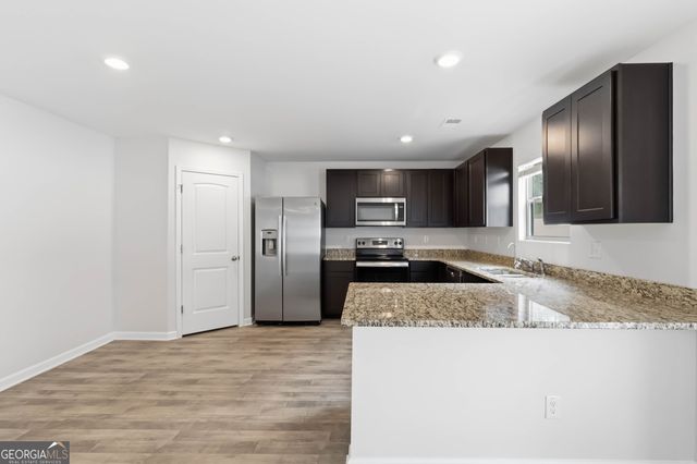 490 Caledon Way, Hampton, GA 30228