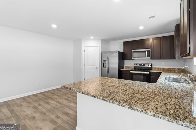 490 Caledon Way, Hampton, GA 30228