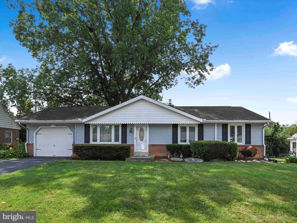 2722 KIMBERLY RD, Lancaster, PA 17603
