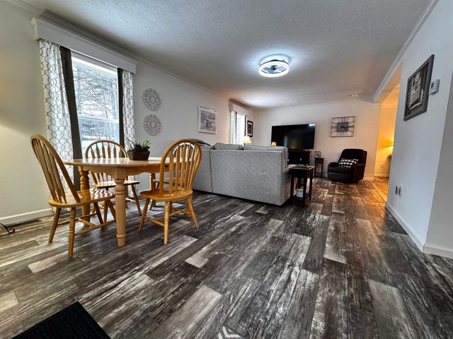 30 Evergreen Lane, Hopkinton, NH 03229