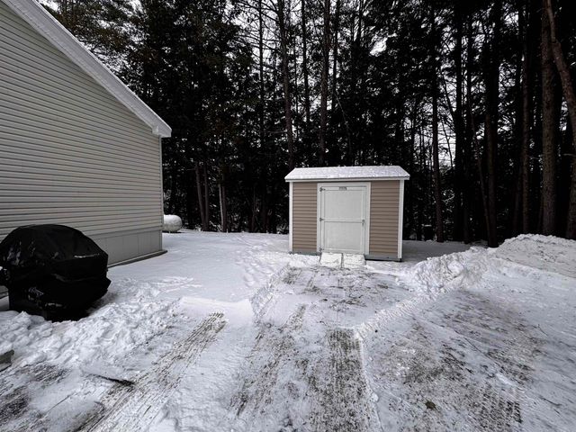 30 Evergreen Lane, Hopkinton, NH 03229