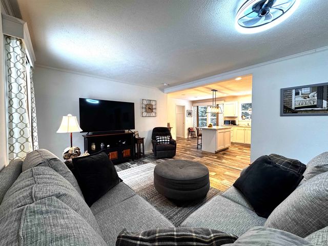 30 Evergreen Lane, Hopkinton, NH 03229