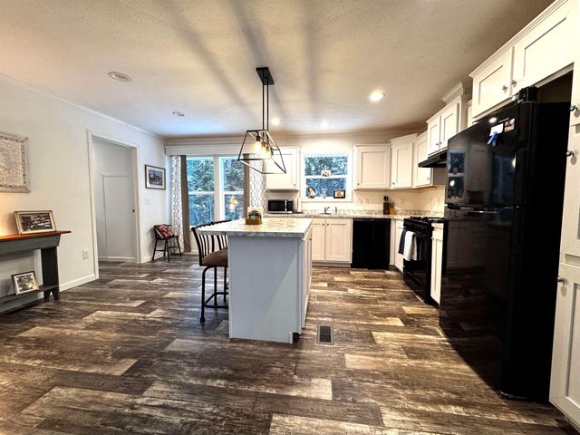 30 Evergreen Lane, Hopkinton, NH 03229