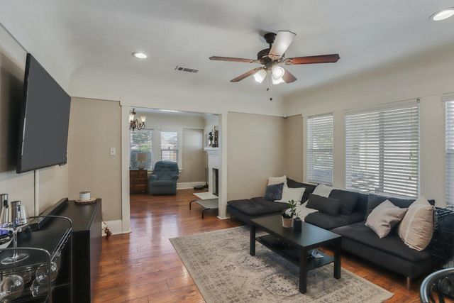 1116 W Park St, Stockton, CA 95203