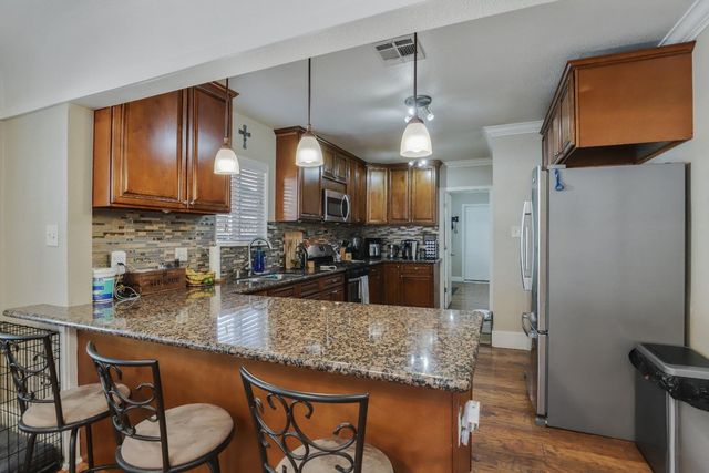 1116 W Park St, Stockton, CA 95203