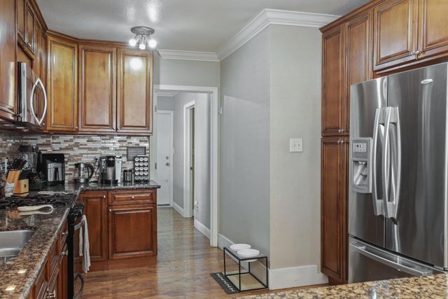 1116 W Park St, Stockton, CA 95203