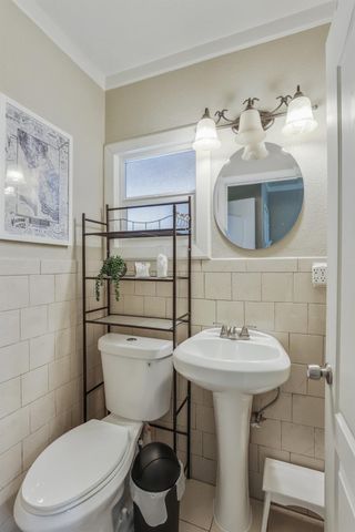 1116 W Park St, Stockton, CA 95203