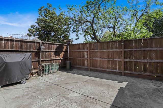 1116 W Park St, Stockton, CA 95203