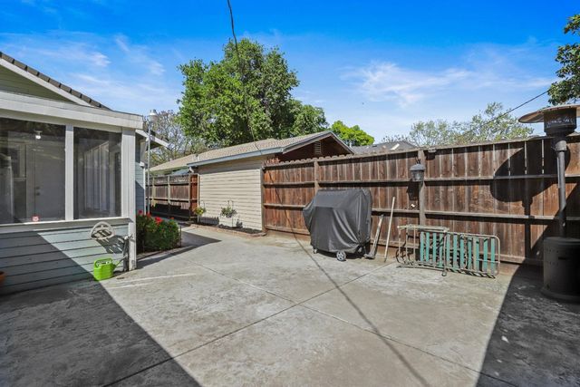 1116 W Park St, Stockton, CA 95203