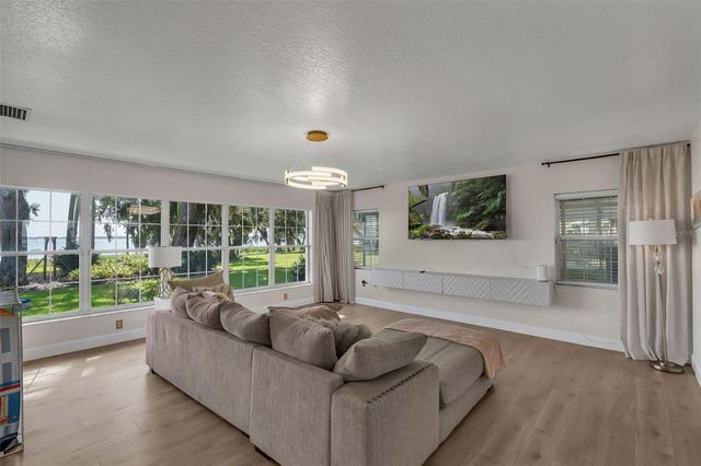 606 N SHORE DRIVE, Leesburg, FL 34748