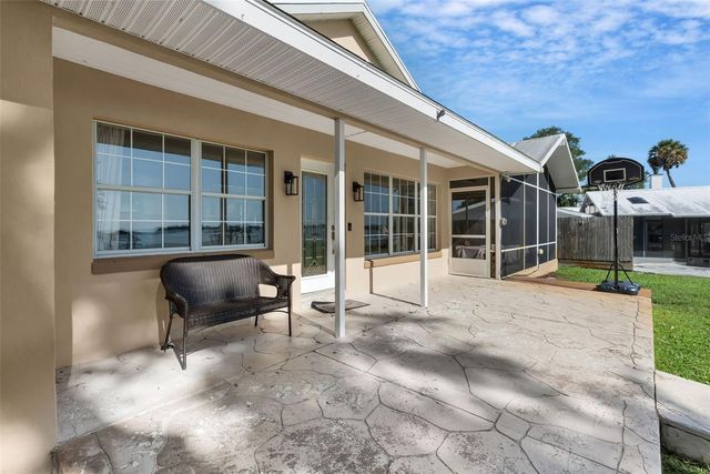 606 N SHORE DRIVE, Leesburg, FL 34748