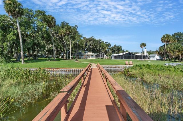 606 N SHORE DRIVE, Leesburg, FL 34748
