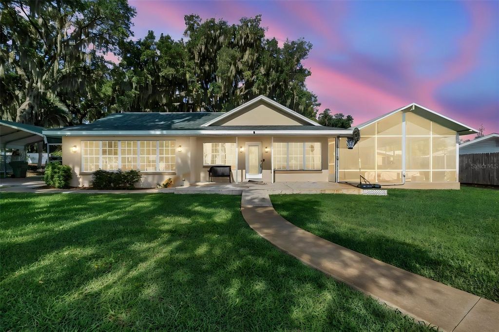 Image 2 of property listing at 606 N SHORE DRIVE, Leesburg, FL 34748