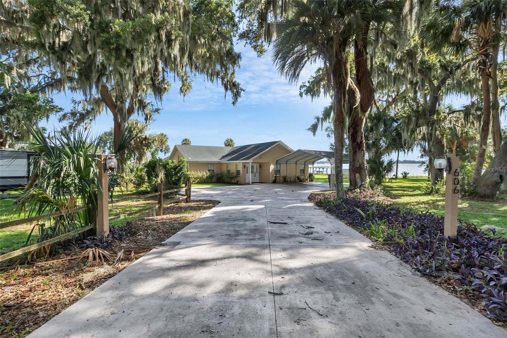 Image 4 of property listing at 606 N SHORE DRIVE, Leesburg, FL 34748