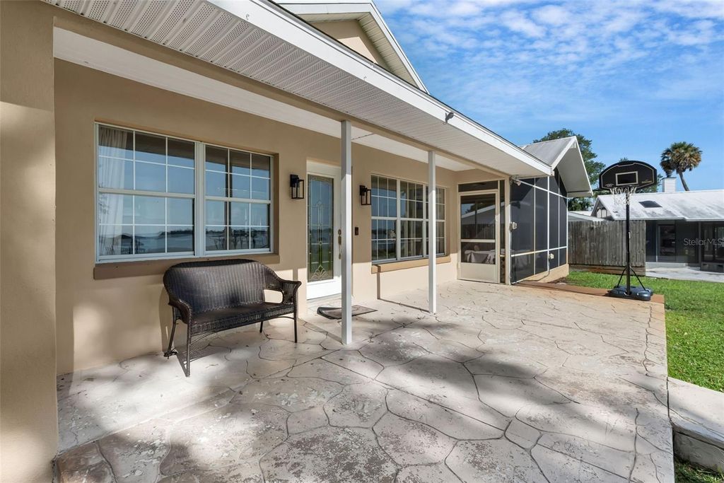 Image 46 of property listing at 606 N SHORE DRIVE, Leesburg, FL 34748