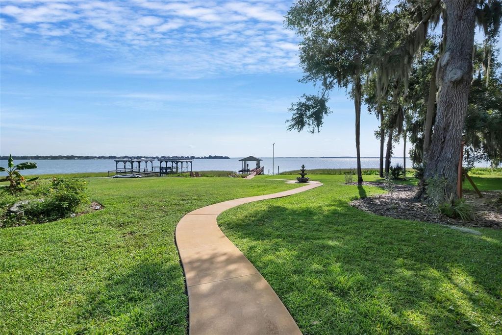Image 50 of property listing at 606 N SHORE DRIVE, Leesburg, FL 34748