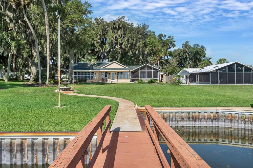Image 52 of property listing at 606 N SHORE DRIVE, Leesburg, FL 34748