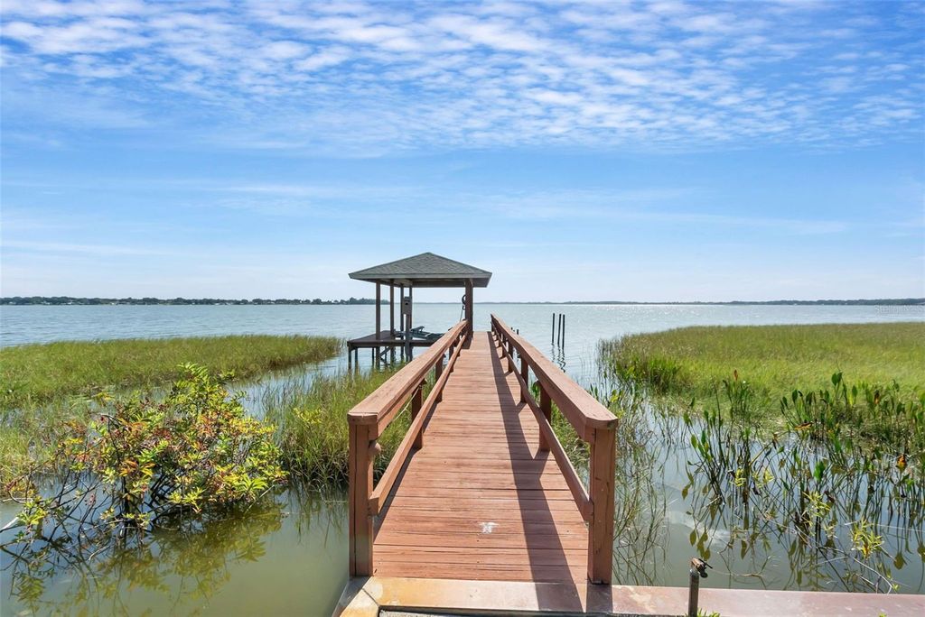 Image 53 of property listing at 606 N SHORE DRIVE, Leesburg, FL 34748