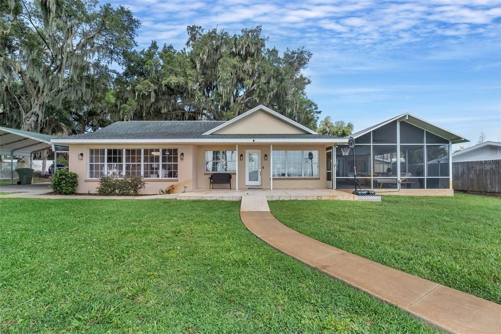 Image 57 of property listing at 606 N SHORE DRIVE, Leesburg, FL 34748