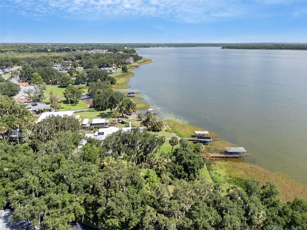 Image 59 of property listing at 606 N SHORE DRIVE, Leesburg, FL 34748