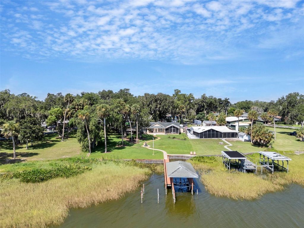 Image 62 of property listing at 606 N SHORE DRIVE, Leesburg, FL 34748