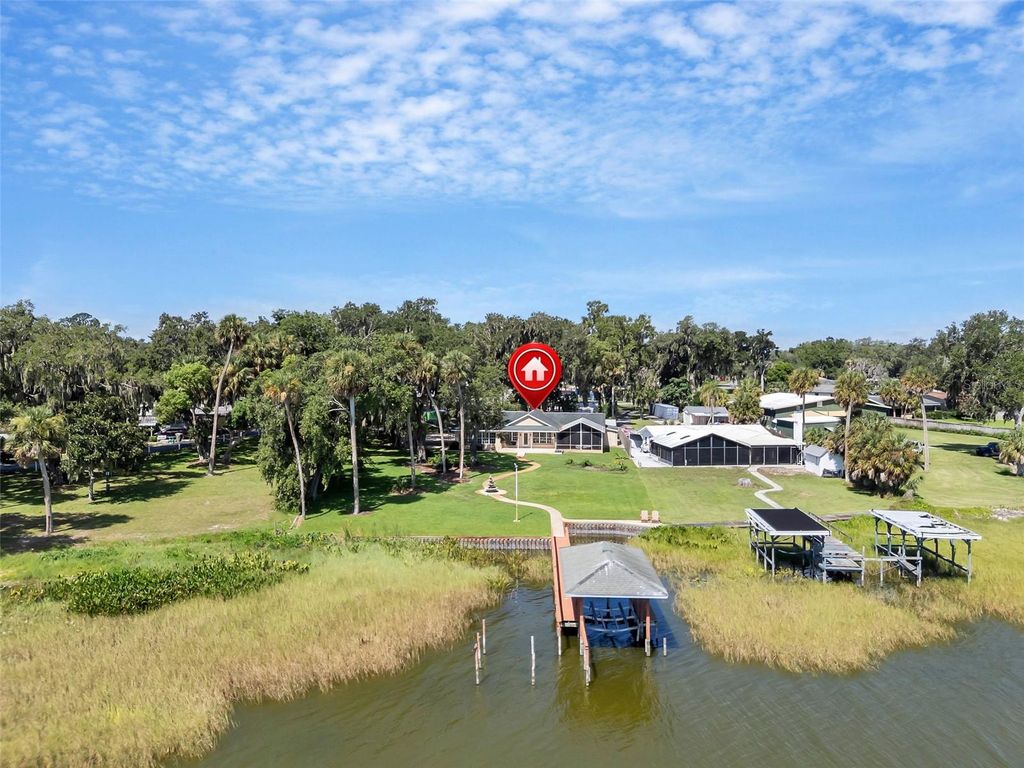 Image 63 of property listing at 606 N SHORE DRIVE, Leesburg, FL 34748