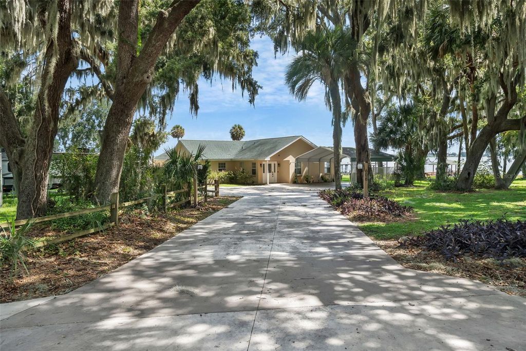 Image 65 of property listing at 606 N SHORE DRIVE, Leesburg, FL 34748