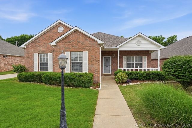 4306 Greentree Way 13, Sand Springs, OK 74063
