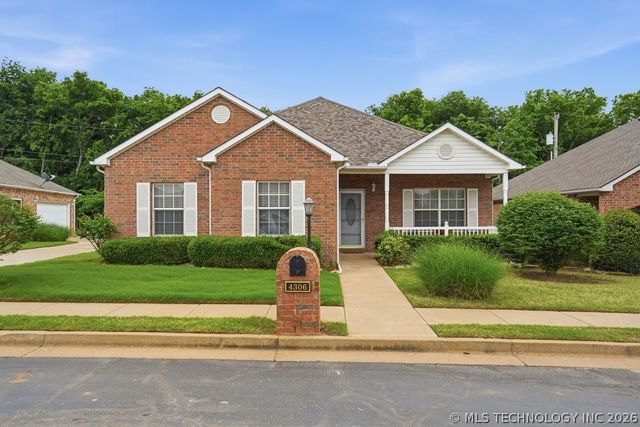 4306 Greentree Way 13, Sand Springs, OK 74063