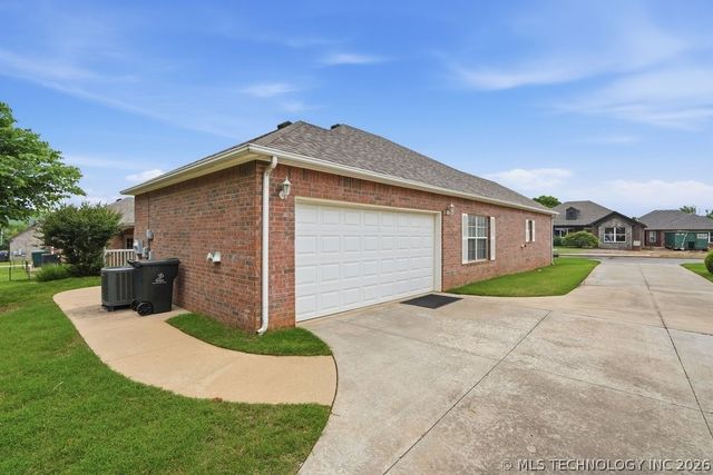 4306 Greentree Way 13, Sand Springs, OK 74063