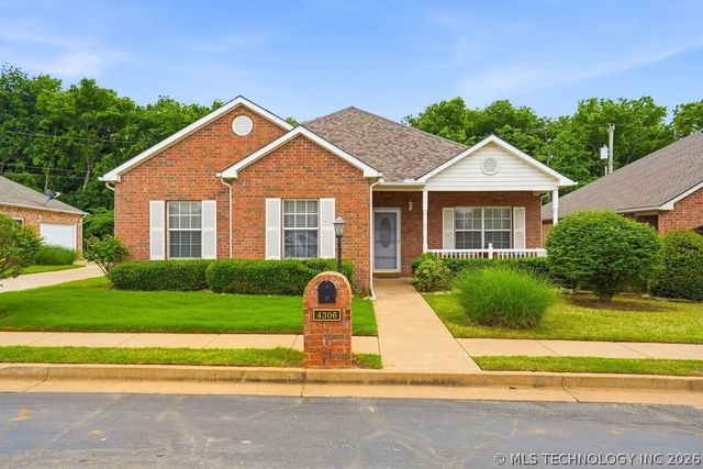 4306 Greentree Way 13, Sand Springs, OK 74063